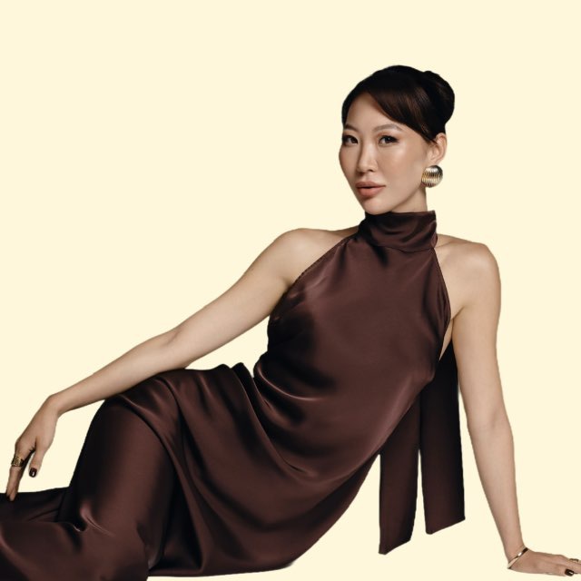 В теле женщины