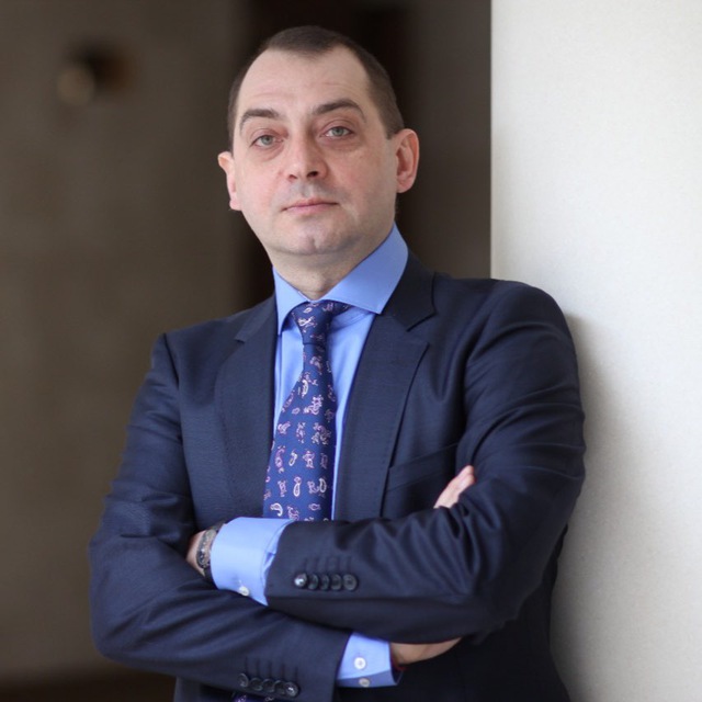 Сергей Казаков - заслуженный артист России