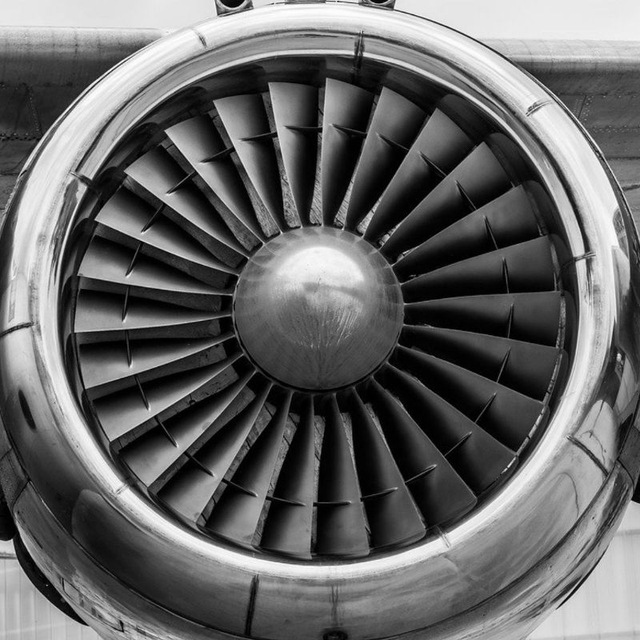 ВЕДРО С БОЛТАМИ