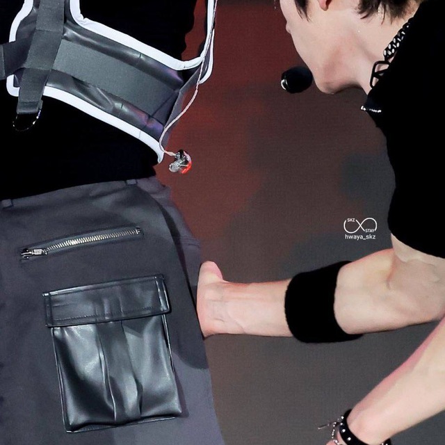 рука минхо на жопе чана