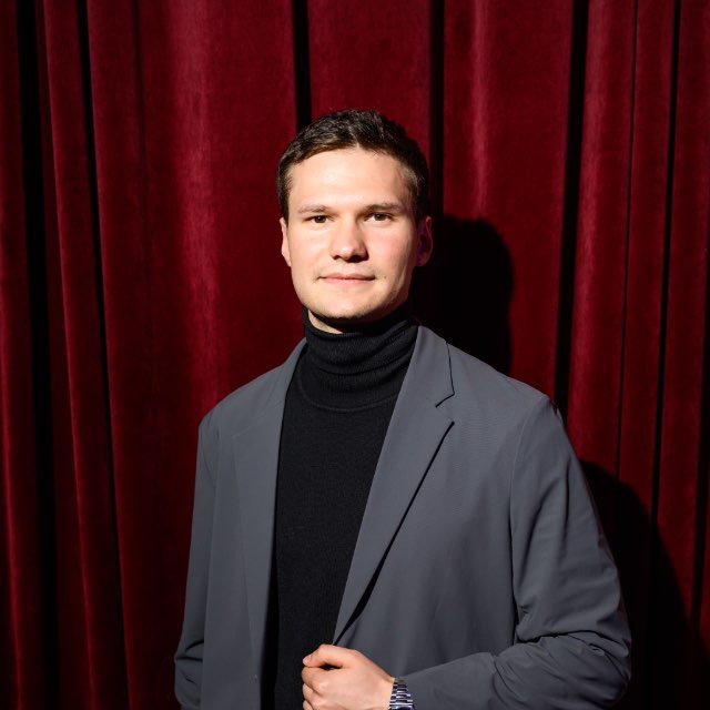 Виктор Львов