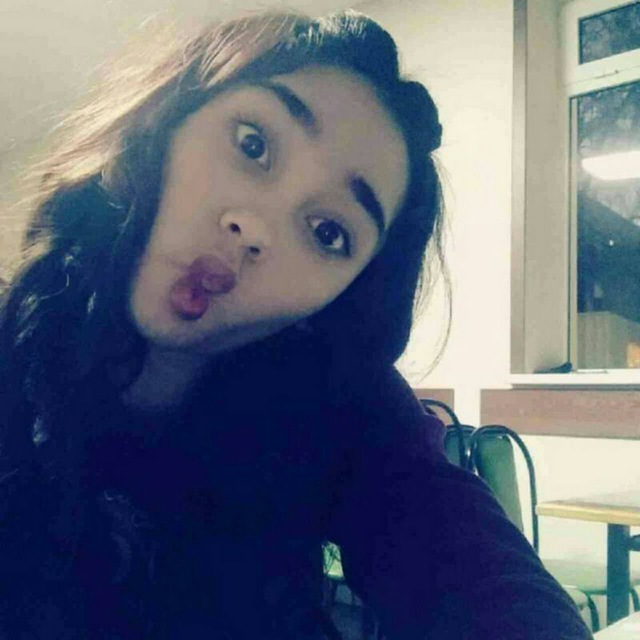 Ozbek ayoli Sevinch Mominova bilan porno