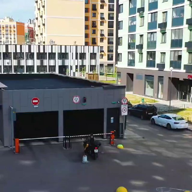 Паркинг и кладовки ЖК ЛУЧИ