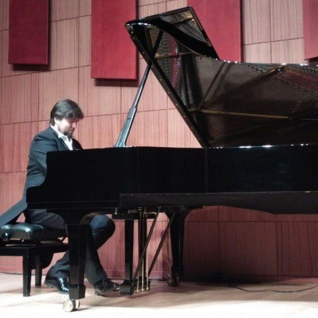 Дмитрий Онищенко