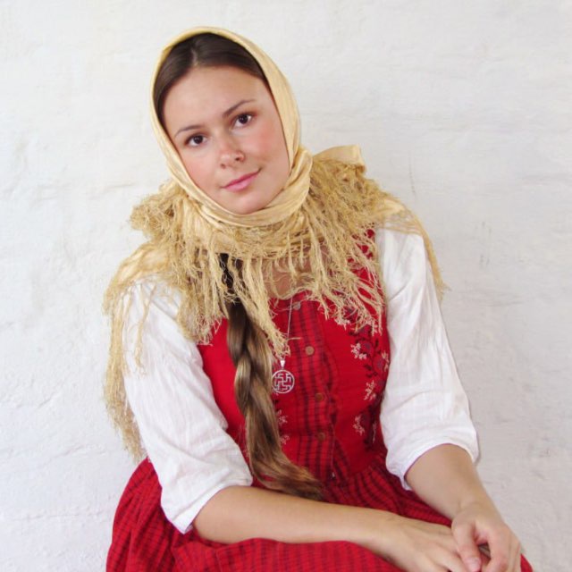 Dara (Александра Попова)