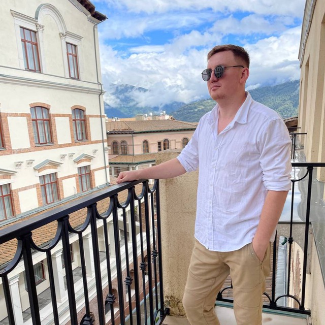 Нишевание → Иван Ложкин